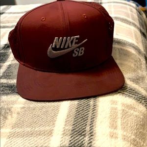 Nike SB snap back hat